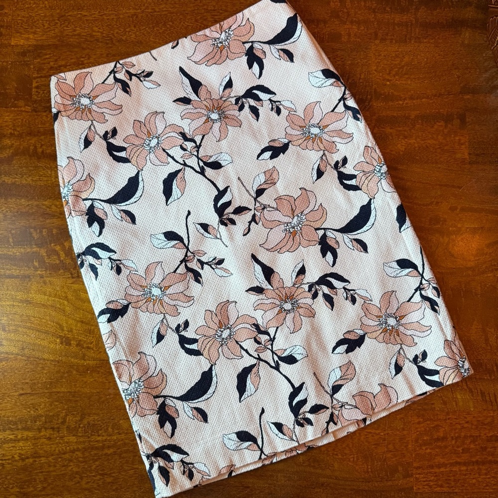 Ann Taylor Textured Floral Pencil Skirt